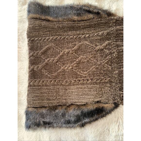 Vintage Brown Knit Hooded Scarf Snood Wrap w/ Faux Fur Trim Winter Cozy - Picture 3 of 6